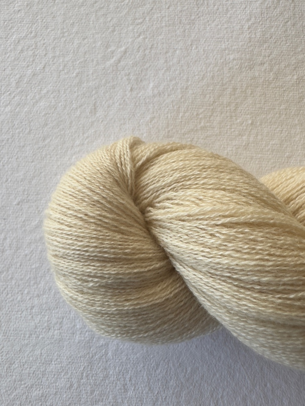 100% Cashmere Yarn, Italian Luxury Lace Weight, Creamy Neutral, Recycled